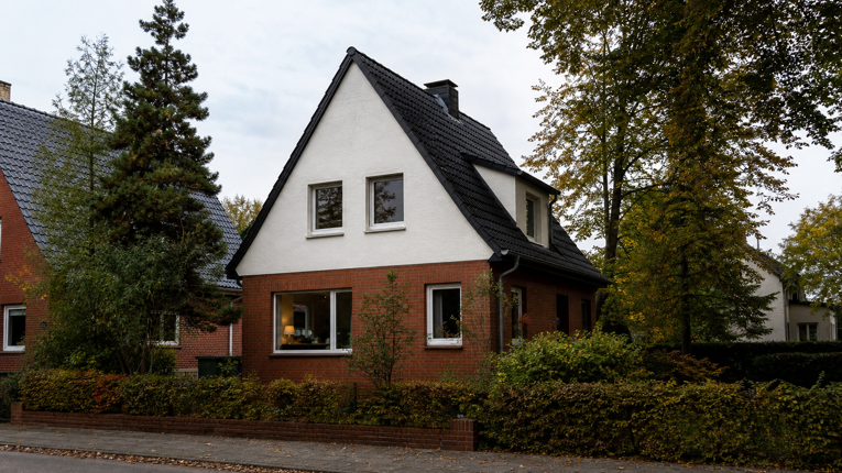 Fenster fürs Homeoffice im Bremer Haus - Straßenlärm und Lüftung gemeinsam lösen